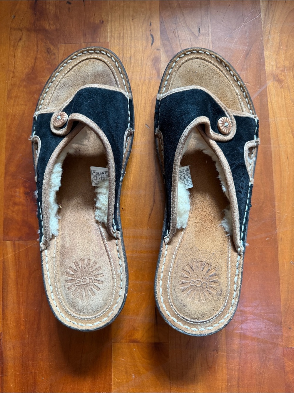 UGG Kalama Sandals Slides Black Suede Sheepskin Shearling Lining Women's Size 9